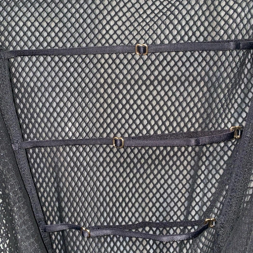 ❌SOLD❌Oh Polly Lennox Dress - Picture 9 of 10